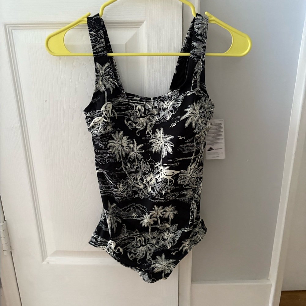 NWT Lands' End Black and White Palm Print Swimsuit